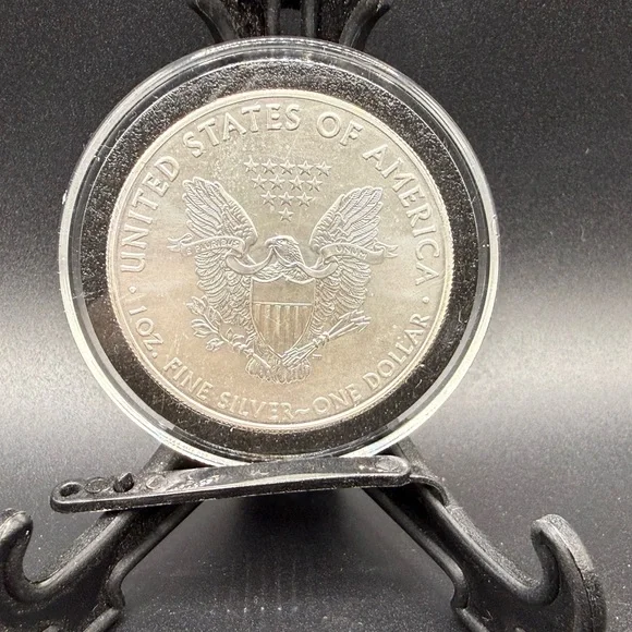 2019 American Silver Eagle Liberty Coin in Protective Case .999% Uncirculated - Picture 2 of 2